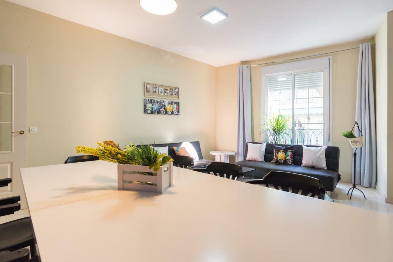 Gr2-Large Groups Apt-Walking Distance To Old Town Apartment Malaga Exterior photo